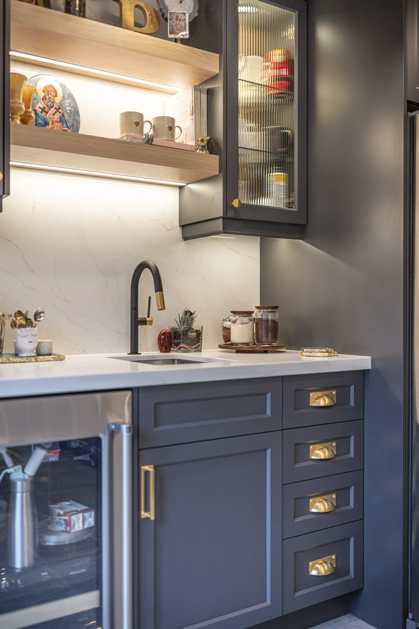 Reeded Glass Bar Kitchen bar and serving cabinetry in Mississauga, Ontario preview 2